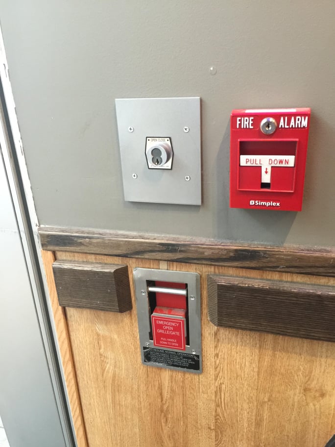 coiling-grille-egress-lever-with-key-switch.jpg coiling-grille-egress-lever-with-key-switch.jpg
