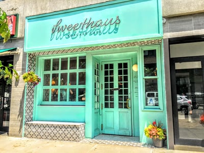 sweethaus-brooklyn-cupcake-shop-glass-wood-garage-door