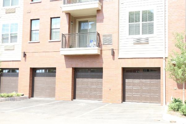 Multi-Family_Residential_Sectional_Doors_IMG_1312.jpg