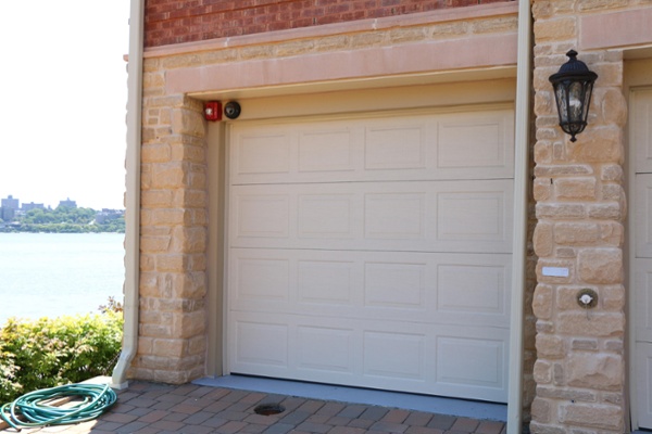 Multi-Family_Residential_Sectional_Doors_IMG_2063.jpg